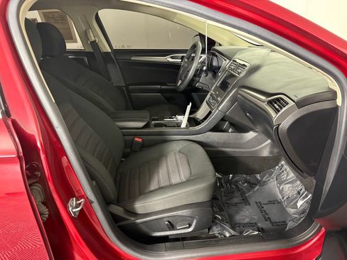 Certified 2020 Ford Fusion SE AWD/4WD image 35