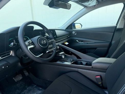 New 2026 Hyundai Elantra Hybrid FWD image 4