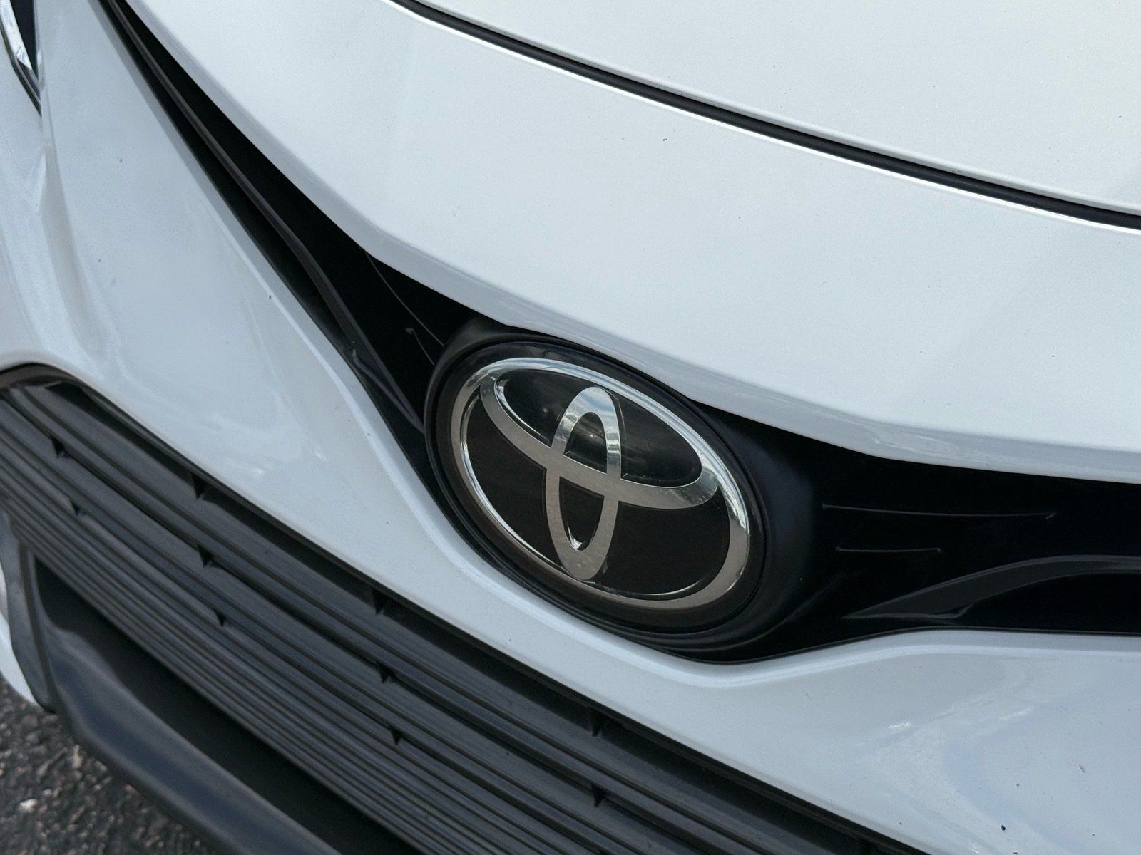 Used 2024 Toyota Camry LE FWD image 32