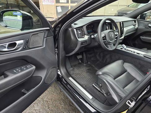 Certified 2024 Volvo XC60 T8 Ultimate w/ Protection Package Premier AWD/4WD image 19