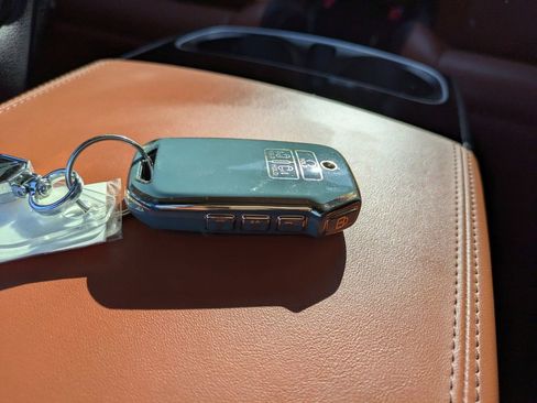 Used 2024 Kia Carnival SX Prestige image 33