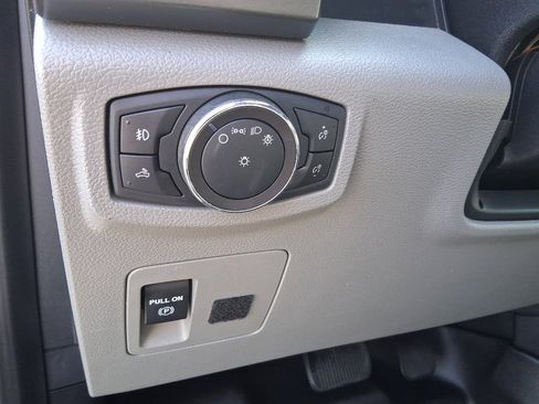 Used 2019 Ford F150 XLT image 13