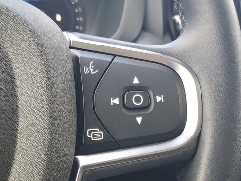 Certified 2025 Volvo XC60 B5 Core AWD/4WD image 21