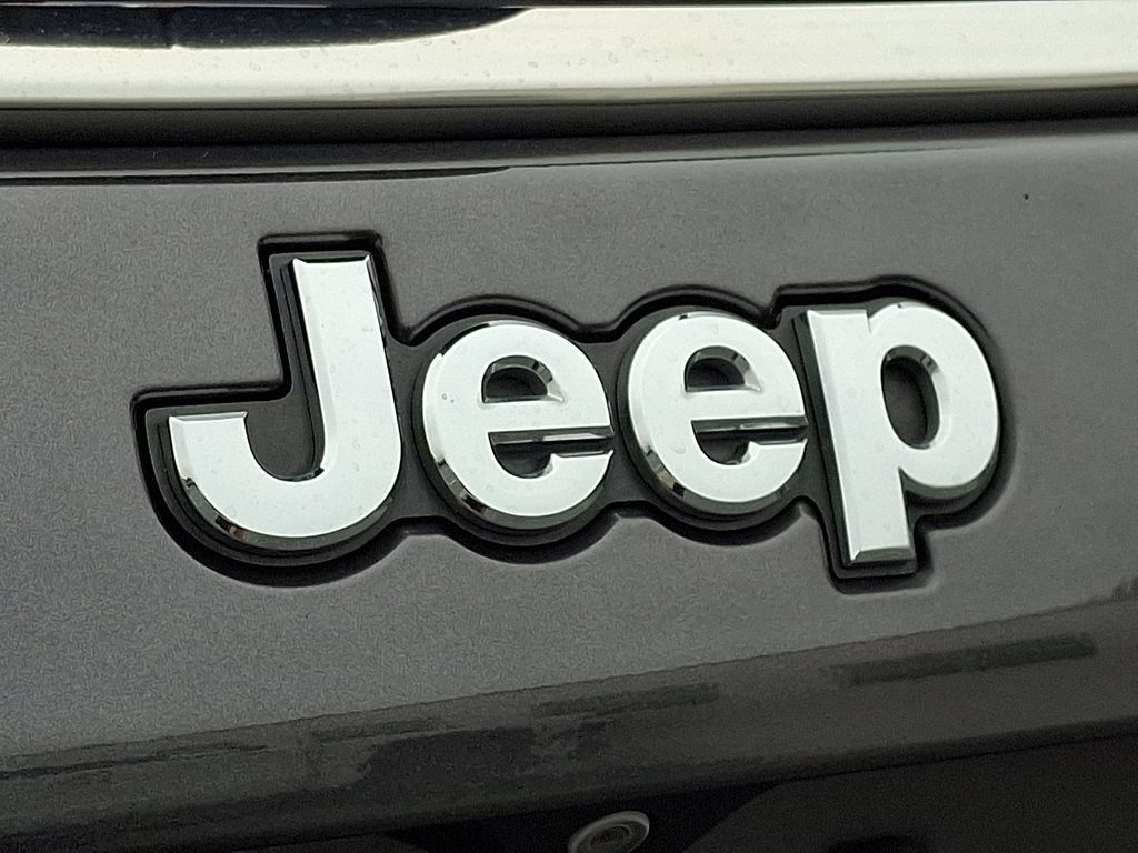 Used 2019 Jeep Compass Latitude w/ Cold Weather Group AWD/4WD image 34