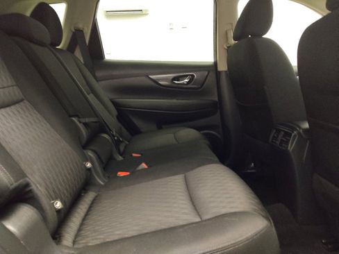 Used 2020 Nissan Rogue SV FWD image 19