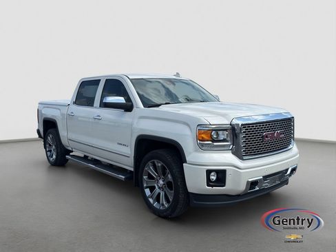 Used 2015 GMC Sierra 1500 Denali w/ Driver Alert Package AWD/4WD image 8