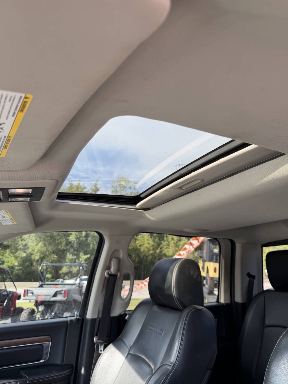 Used 2014 RAM 1500 Laramie w/ Convenience Group AWD/4WD image 15