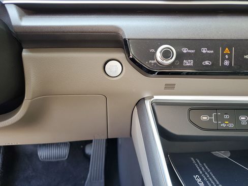 New 2026 Kia Carnival EX FWD image 20