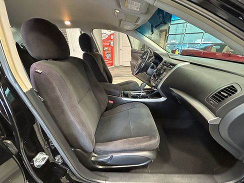 Used 2013 Nissan Altima 2.5 SV FWD image 37