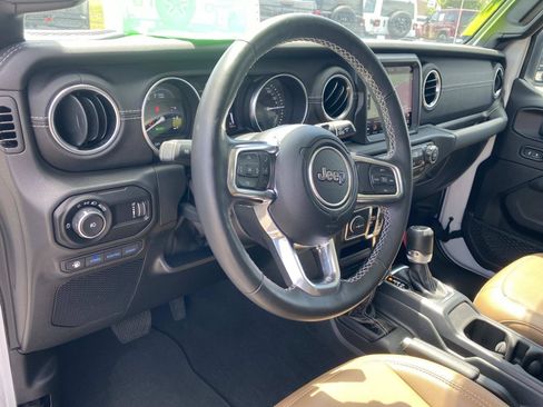 Used 2023 Jeep Wrangler Unlimited Sahara w/ Cold Weather Group AWD/4WD image 29