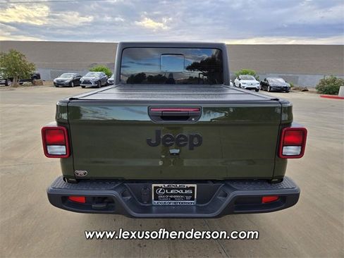 Used 2023 Jeep Gladiator Sport w/ Off Road Group image 5