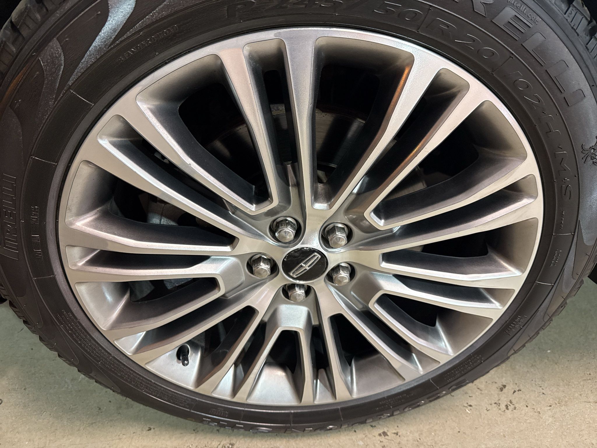 Used 2017 Lincoln MKX Reserve w/ Lincoln MKX Climate Package AWD/4WD image 36