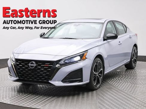Used 2025 Nissan Altima 2.5 SR w/ SR Premium Package AWD/4WD image 1