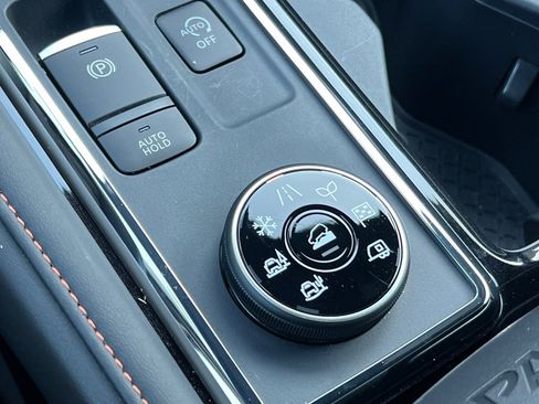 Certified 2025 Nissan Pathfinder Rock Creek image 32