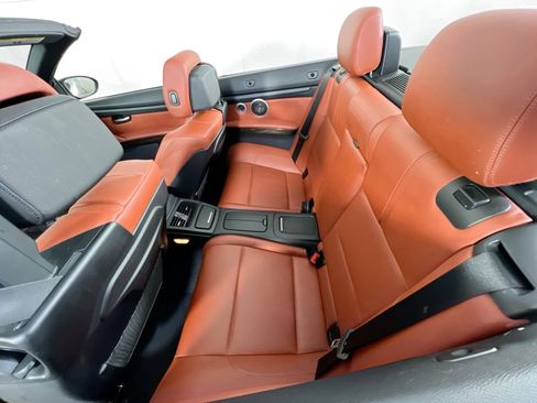 Used 2013 BMW M3 Convertible image 23