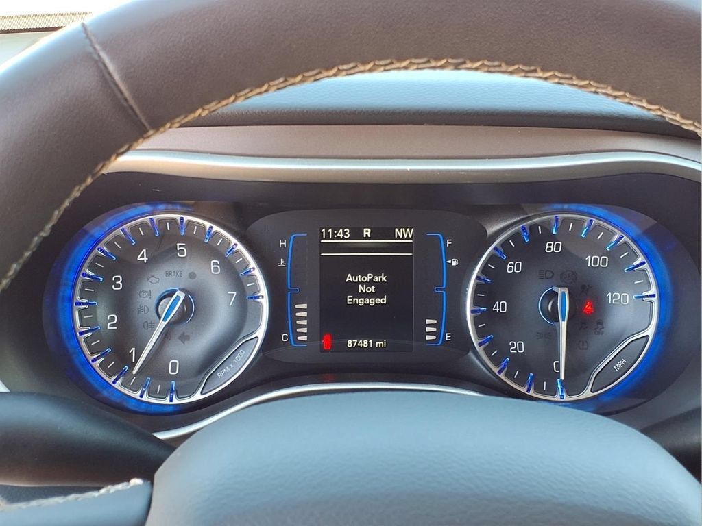 Used 2023 Chrysler Voyager LX FWD image 19