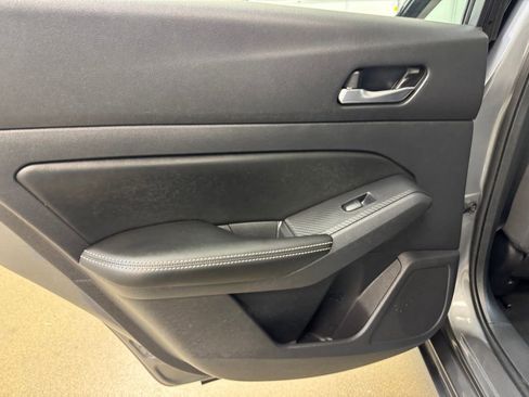 Used 2019 Nissan Altima 2.5 SV image 14