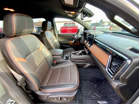 Used 2023 GMC Canyon AT4 w/ AT4 Premium Package image 29