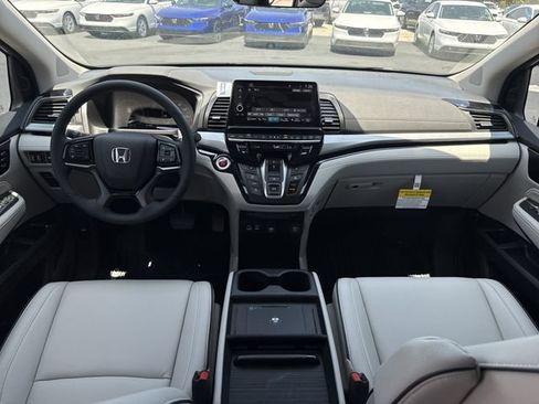 New 2026 Honda Odyssey Touring image 19