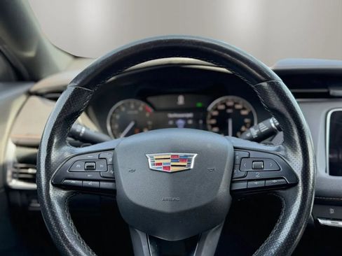 Used 2019 Cadillac XT4 Sport w/ Cold Weather Package FWD image 13