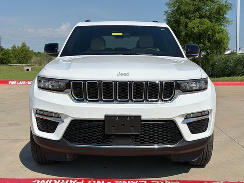 Used 2025 Jeep Grand Cherokee Limited RWD image 2