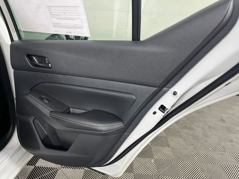 Used 2025 Nissan Altima 2.5 SV FWD image 13
