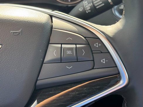 Used 2025 Cadillac XT5 Premium Luxury FWD image 18