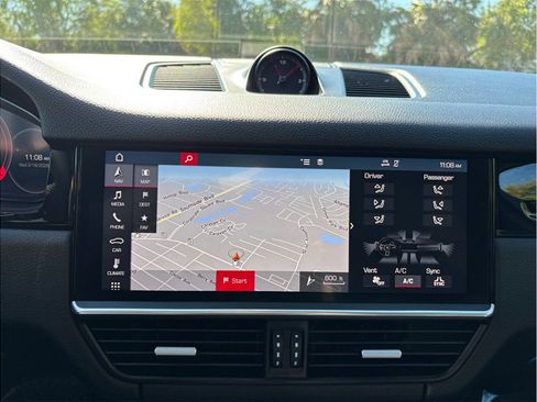 Used 2019 Porsche Cayenne Sport Utility 4D image 34