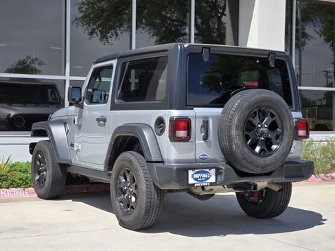 Used 2022 Jeep Wrangler Sport AWD/4WD image 5