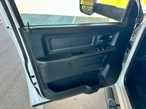 Used 2018 RAM 3500 Tradesman w/ Chrome Appearance Group AWD/4WD image 10