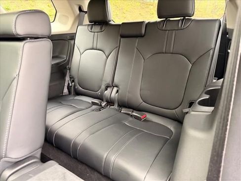 Used 2025 Honda Pilot Elite image 13