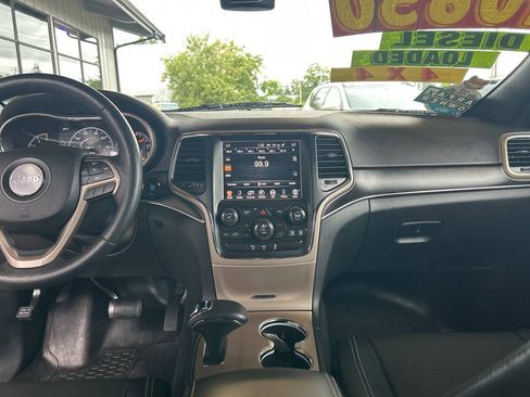 Used 2014 Jeep Grand Cherokee Limited w/ Luxury Group II AWD/4WD image 19