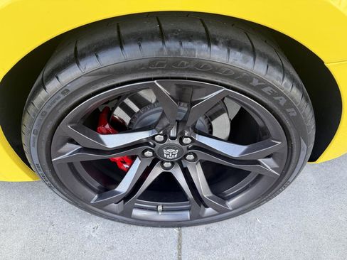 Used 2018 Chevrolet Camaro SS RWD image 46