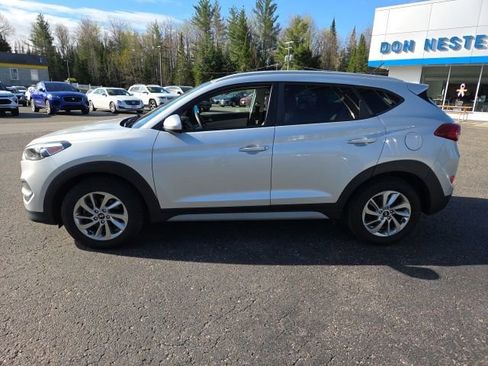 Used 2017 Hyundai Tucson SE AWD/4WD image 6