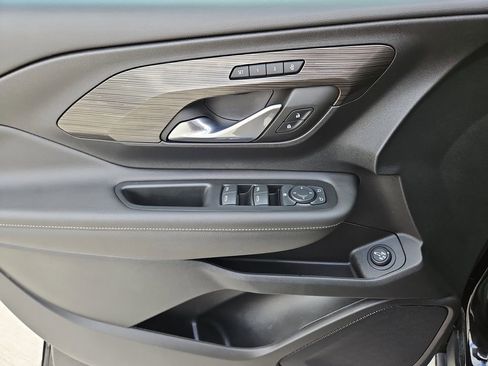 Used 2022 GMC Terrain SLT image 15