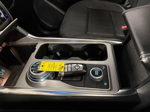 Used 2020 Ford Explorer Limited w/ Equipment Group 310A AWD/4WD image 15