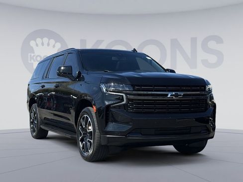 Used 2022 Chevrolet Suburban RST w/ Luxury Package image 10