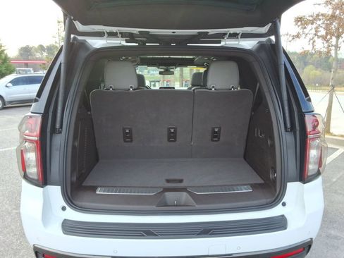 Certified 2022 Chevrolet Tahoe Z71 w/ Luxury Package image 17