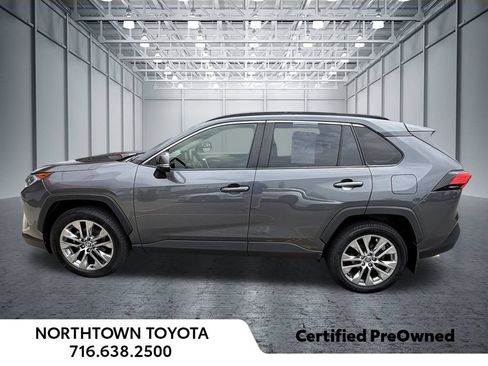 Used 2021 Toyota RAV4 XLE Premium AWD/4WD image 26