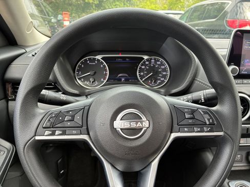 Used 2025 Nissan Sentra SV image 25