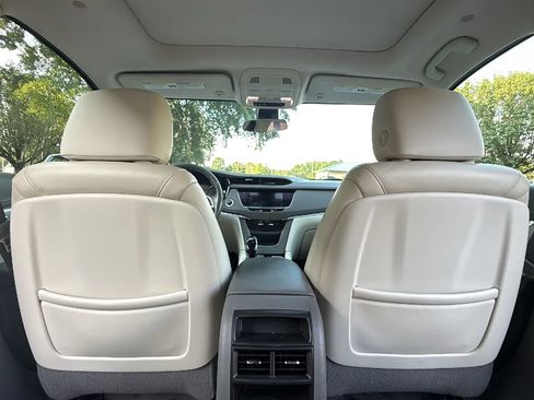 Used 2020 Cadillac XT5 Premium Luxury FWD image 16