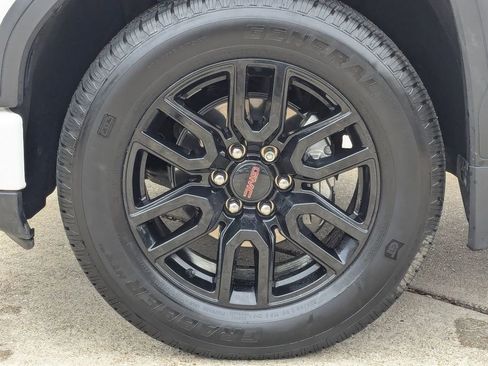 Used 2024 GMC Sierra 1500 Elevation image 11