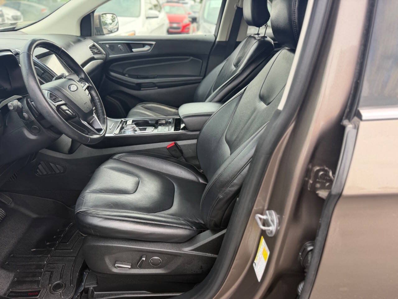 Used 2019 Ford Edge Titanium AWD/4WD image 14