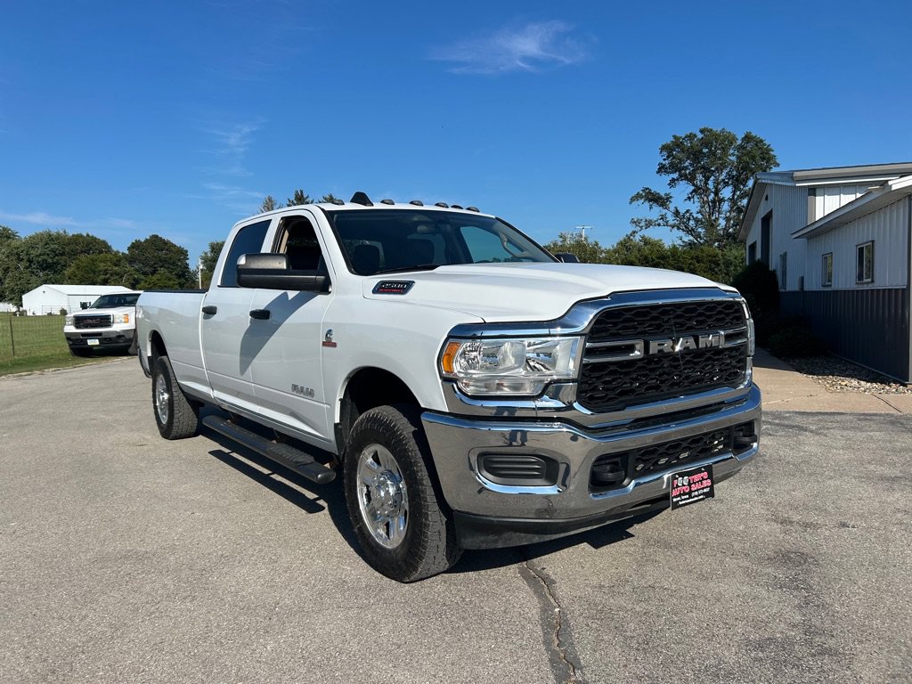 Used 2020 RAM 2500 Tradesman w/ Chrome Appearance Group AWD/4WD image 3