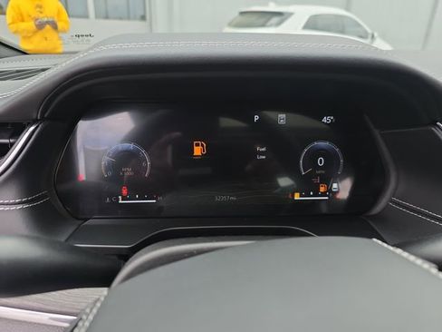 Used 2023 Jeep Grand Cherokee L Overland image 10