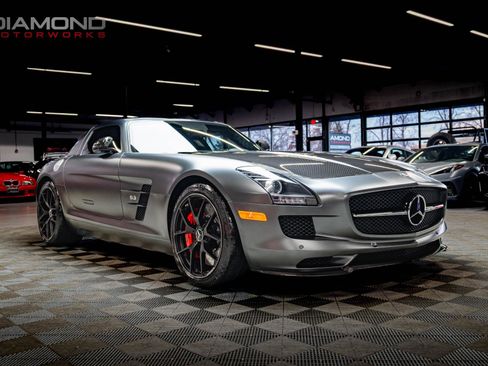Used 2015 Mercedes-Benz SLS AMG GT Final Edition image 37