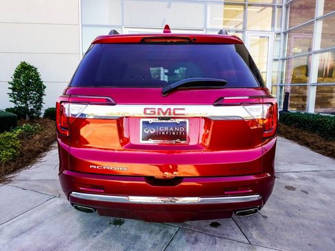 Used 2023 GMC Acadia Denali w/ Denali Ultimate Package image 9