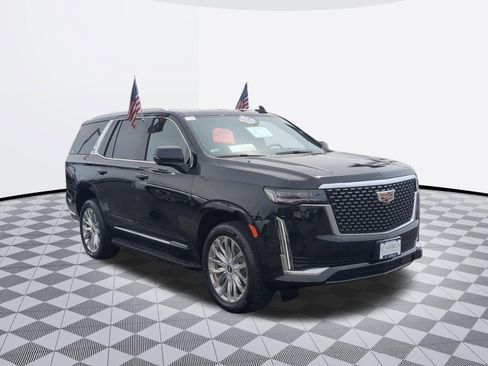 Certified 2022 Cadillac Escalade Luxury AWD/4WD image 2
