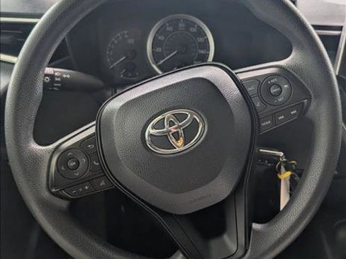 Used 2021 Toyota Corolla LE image 30