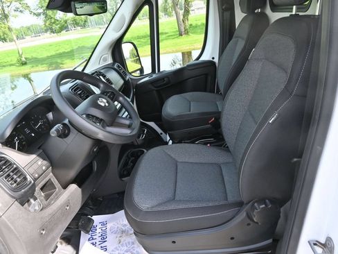 Used 2025 RAM ProMaster 2500 w/ Safety Group FWD image 11